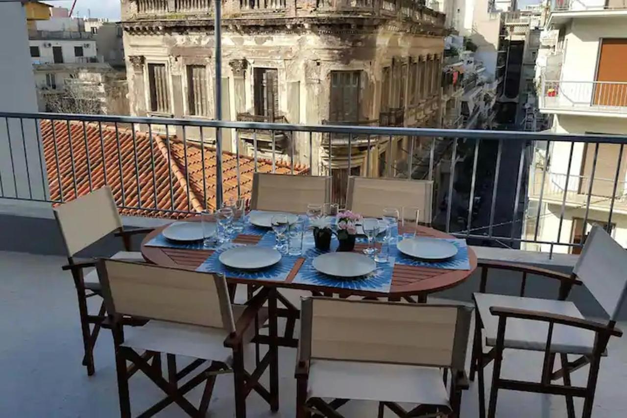 2Bdr Boutique Full Apt In Plaka Atenas Exterior foto