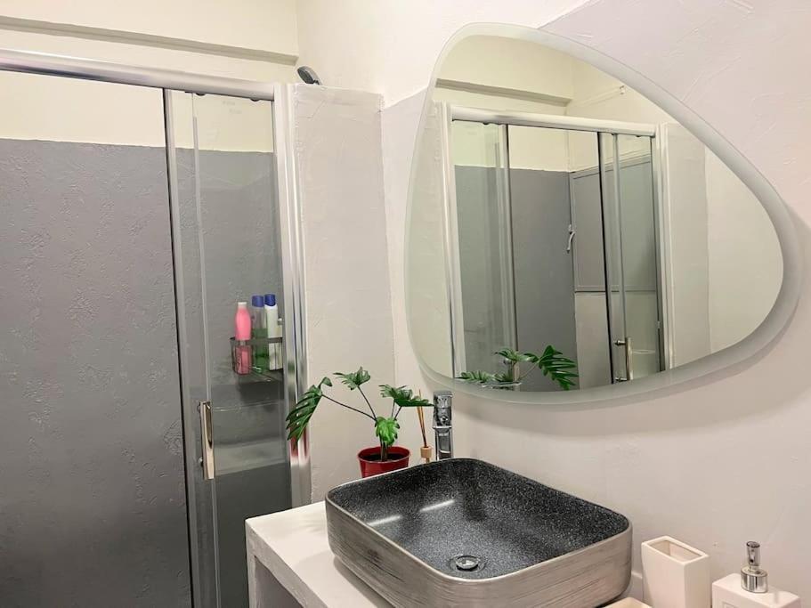 2Bdr Boutique Full Apt In Plaka Atenas Exterior foto